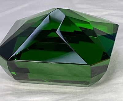 SORELLE Handcrafted Crystal Asscher Cut Paper Weight Peacock Green S8-1142C-NF