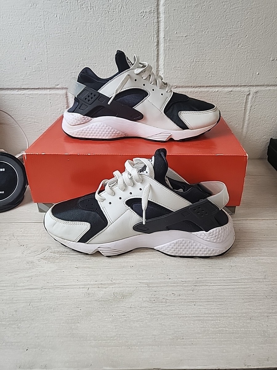 Nike Air Huarache Black/White-Black Size 10