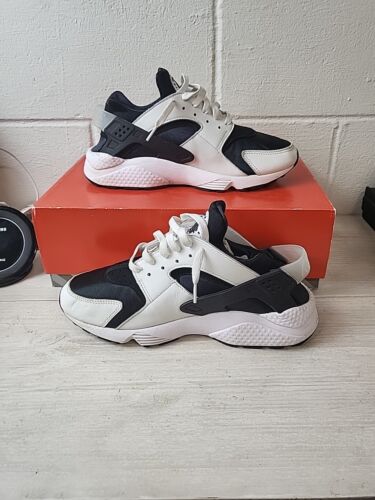 Nike Air Huarache Black/White-Black Size 10 - Picture 2 of 6