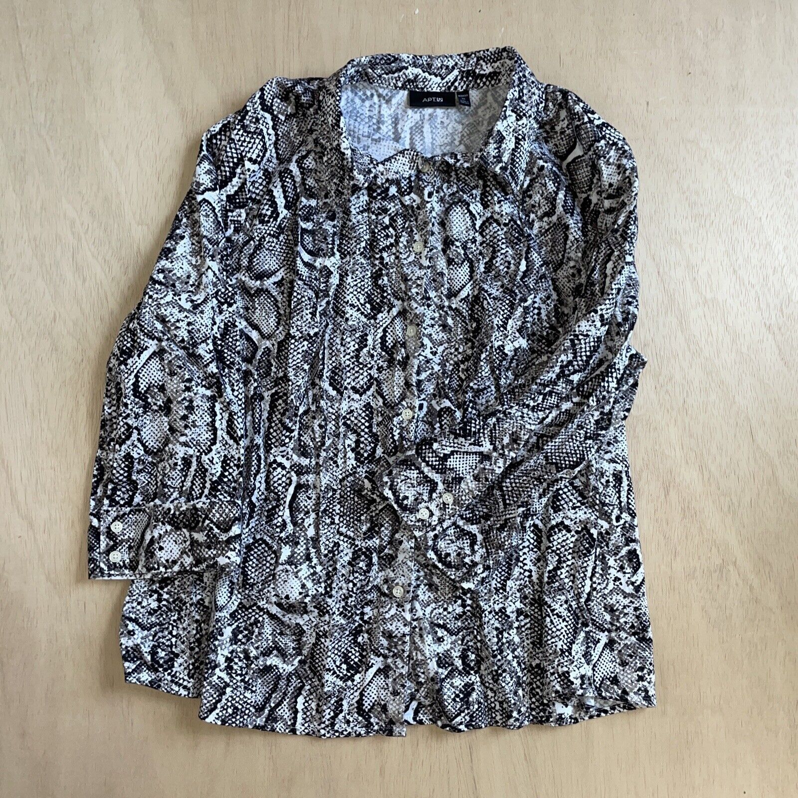 Apt 9 Women’s 1X button Up BLK/WHT Snake Skin Cot… - image 1