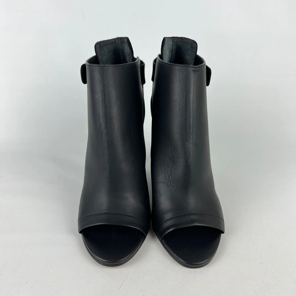 Sandália Vince Feminina Kara Biqueira Aberta Cunha Couro Preto Recortes Laterais Tamanho 7 - Imagem 3 de 4