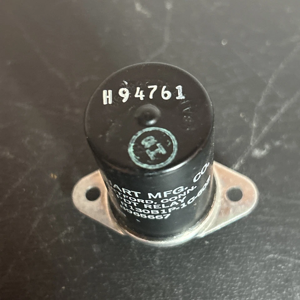 HART MFG. R130B1P1C607 4PDT RELAY 300 OHMS 28 VDC (untested) - Image 2 of 4