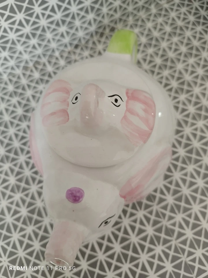 Théière en forme d'élephant blanc vert rose - Photo 2/4