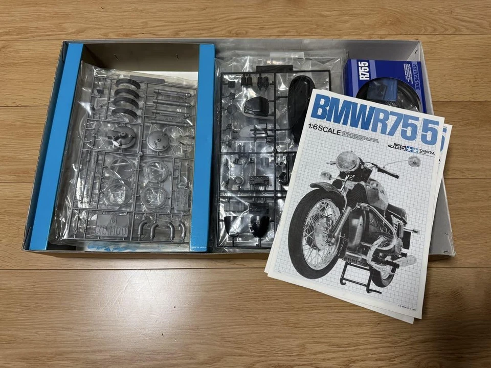 Tamiya 1/6 Bmw R75/5 Plastic Model Kit Motorcycle Replica Assembly Hobby Kit - Image 2 of 4
