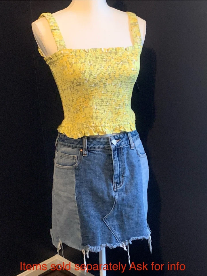 NEW!! Women’s Volcom Yellow Floral Ruched Tube Top  Ruffle Hem NWT lp29 - Image 2 of 4