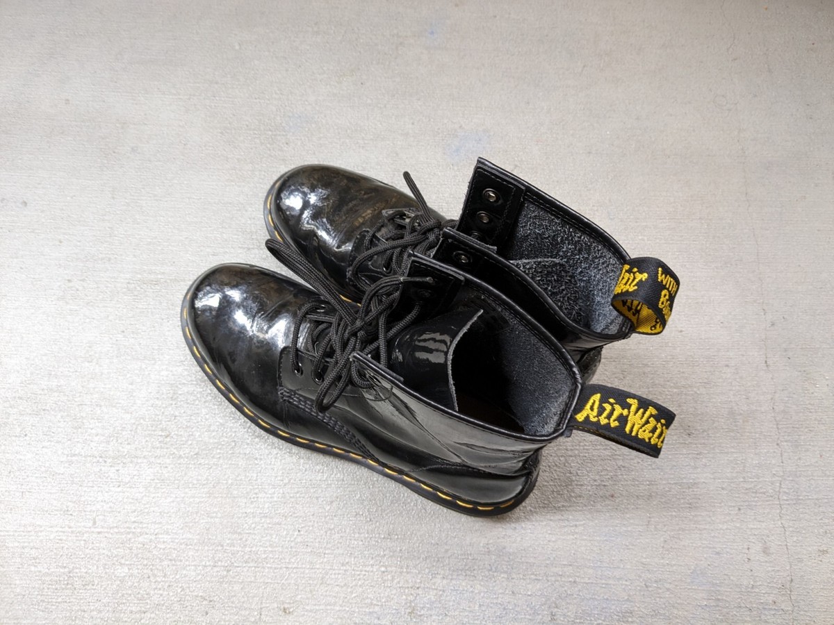 Dr. Martens Boots Men 7 Women 8 Black Patent Leather Lace Up 