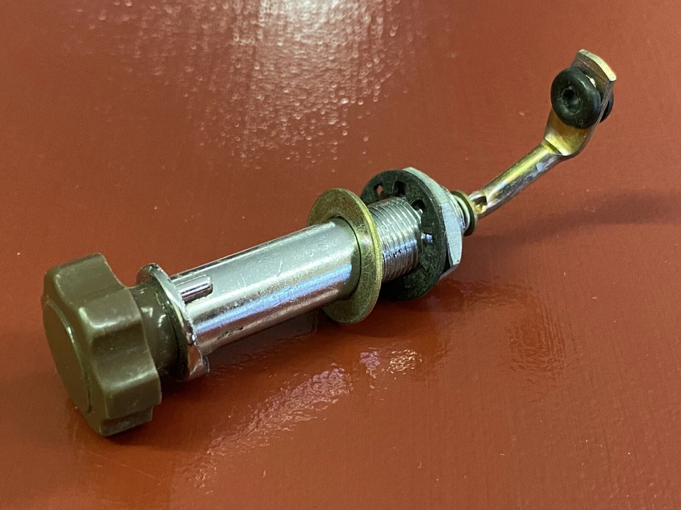 1946 FORD DELUXE DASH PANEL WINDSHIELD WIPER CONTROL SWITCH & KNOB - Image 3 of 4