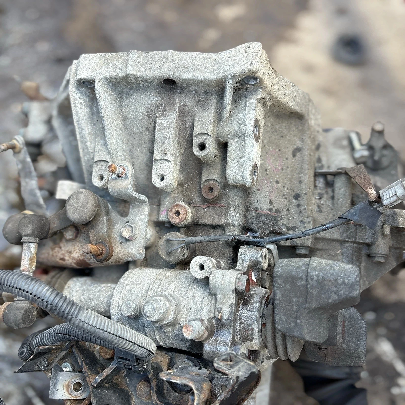 Toyota Yaris 1.4 D-4D manual gearbox actual item photograph 6