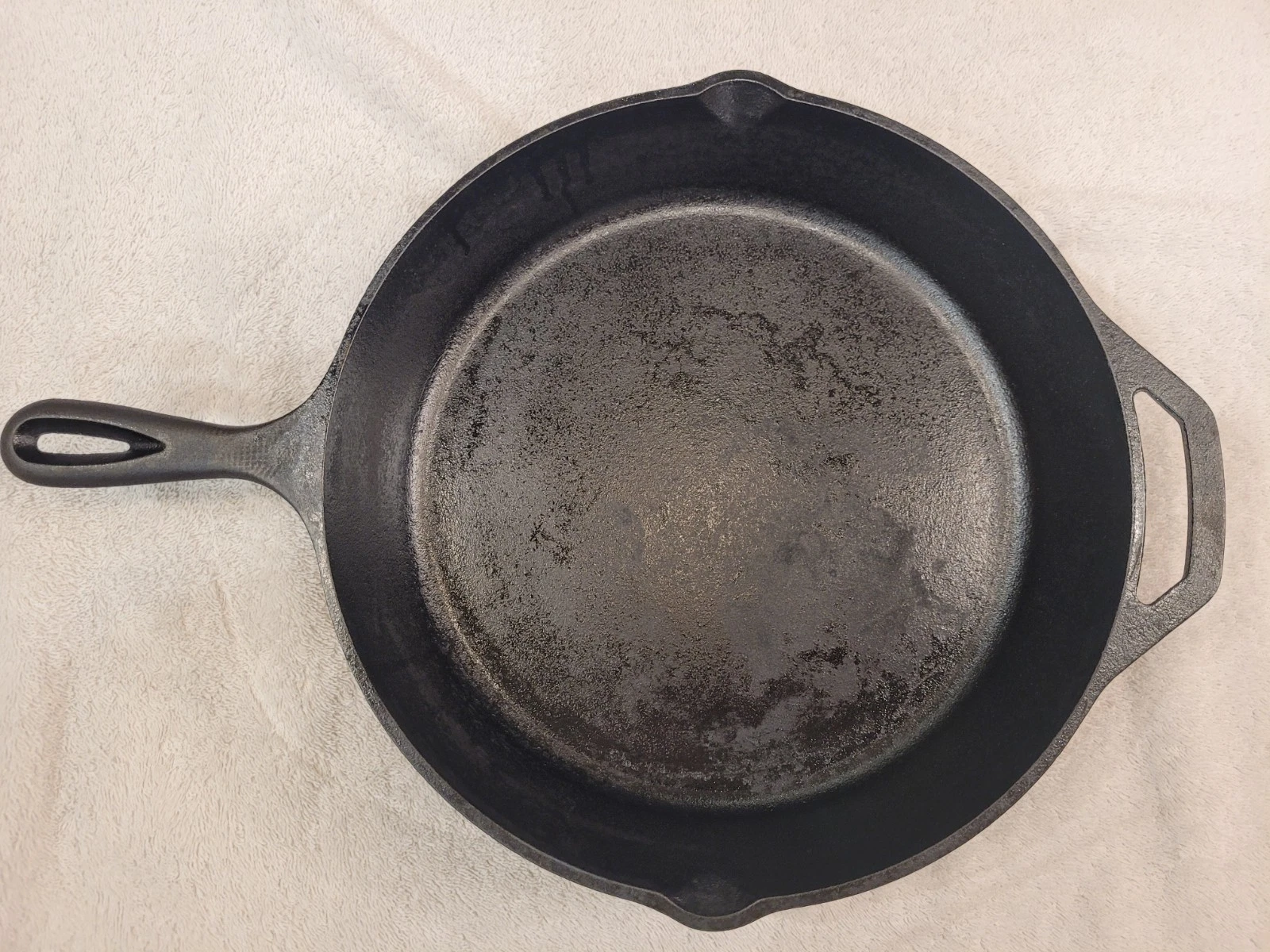 Lodge 10SK Cast Iron Skillet 10" USA Pre-Seasoned Dual Handle Fry Pan Sits Flat