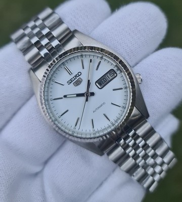 Seiko 5 SNXJ89 – White Dial – Automatic 7009 Movement – Men's