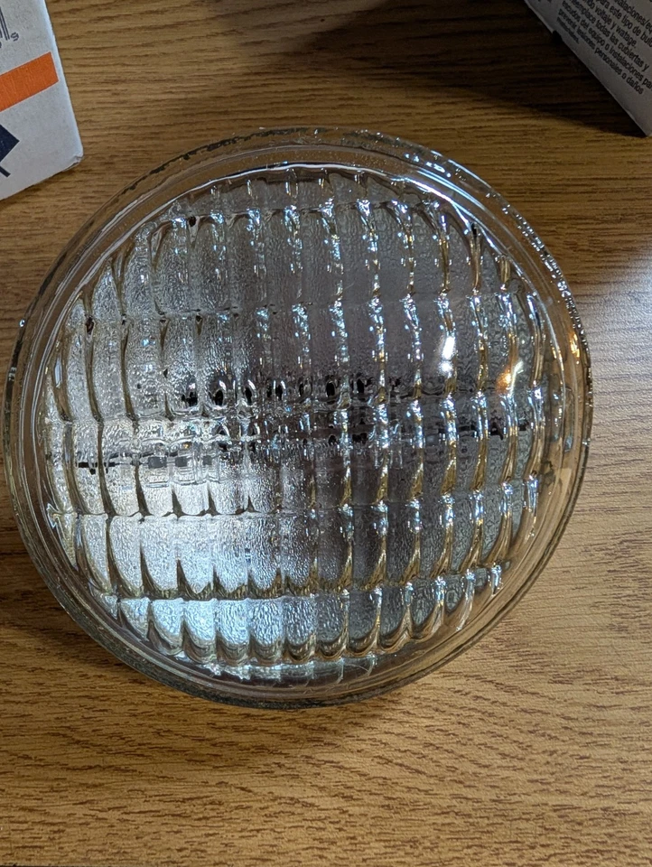 Osram DWE 650W 120V PAR36 G53 Medium Flood Par Lamp - Image 2 of 3