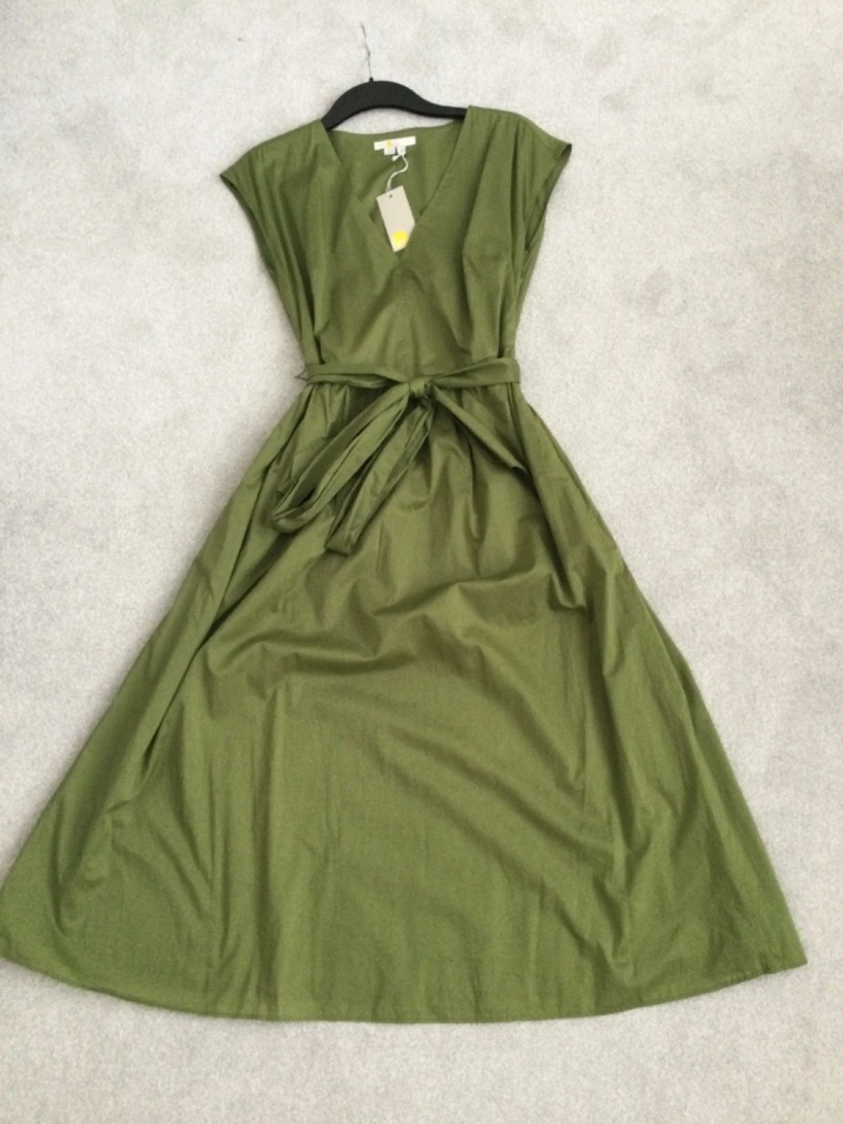 boden dress 8 green cotton midi summer
Opens in a new window or tab