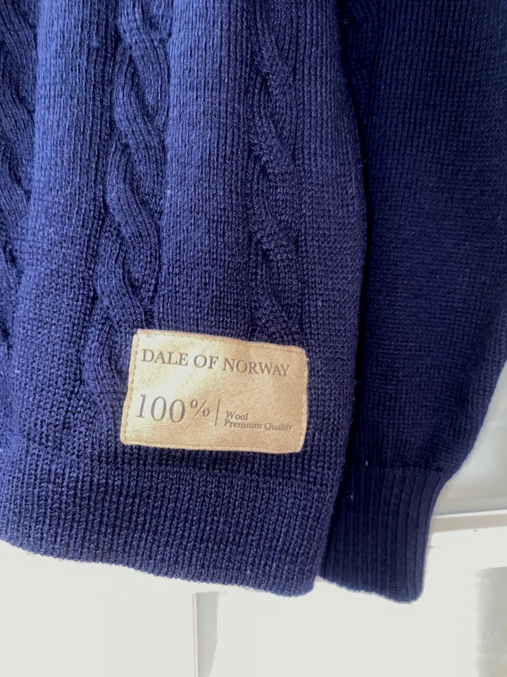 DALE OF NORWAY NAVY BLUE MEN'S 100% NEW WASHABLE WOOL 1/2 ZIP SWEATER MEDIUM - Image 2 of 4