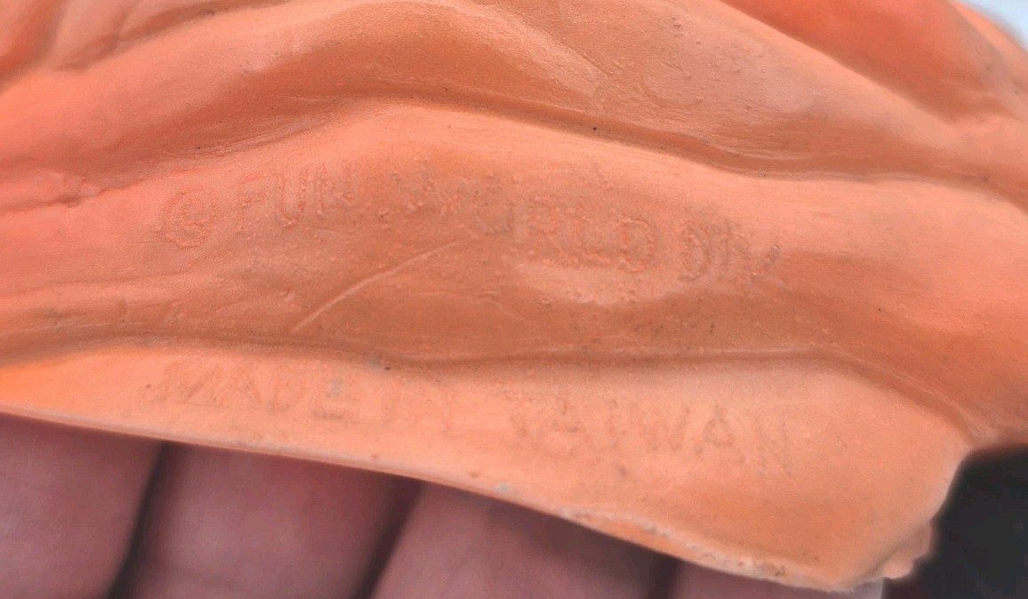 VINTAGE HALLOWEEN MASK FUN WORLD DIV. MADE IN TAIWAN B8