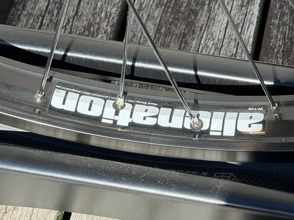 Flyer Floval 2025 con componente Bullseye actualización ¡Como nuevo!  HUTCH SE RACING GT Foto 3 de 4