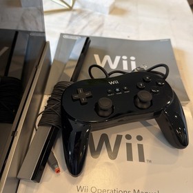 Nintendo Wii RVL-001 Black GameCube Compatible Console Bundle Smash Bros Brawl