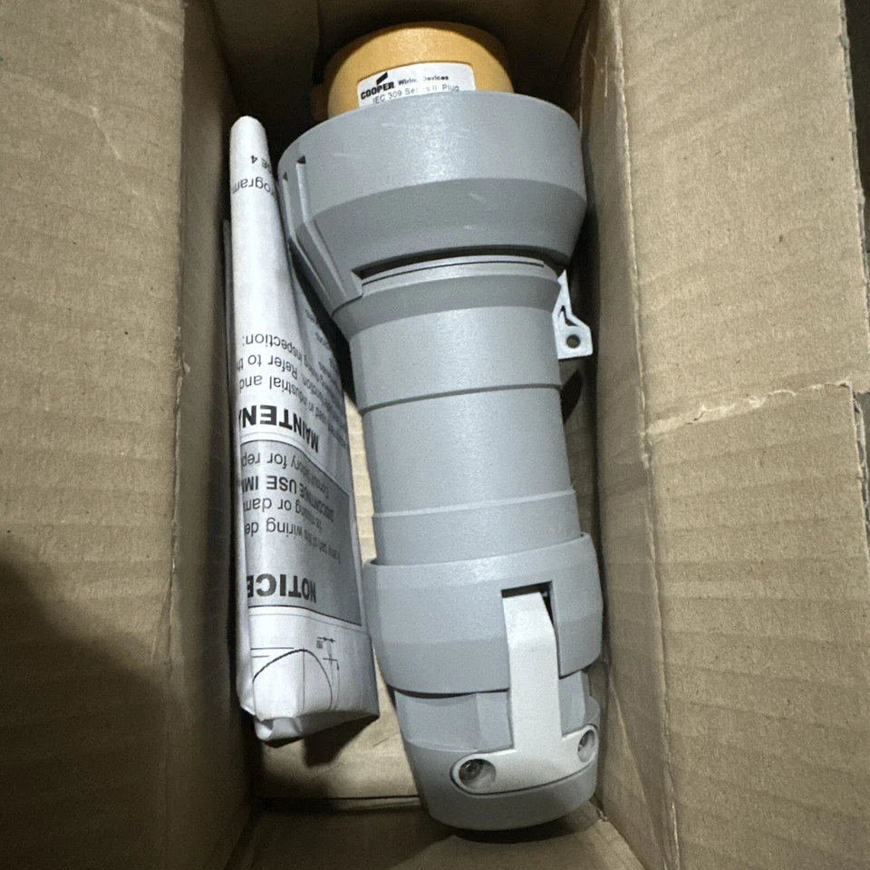 ⚡️Arrow Hart CW420P12W IEC 309 Pin and Sleeve Plug, 20A 125/250V 3P 4W⚡️ - Image 3 of 4