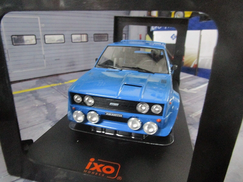 FIAT 131 Abarth Rallye Muletto Ready to Race blu 18CMC129 IXO 1:18 - Foto 4 di 6