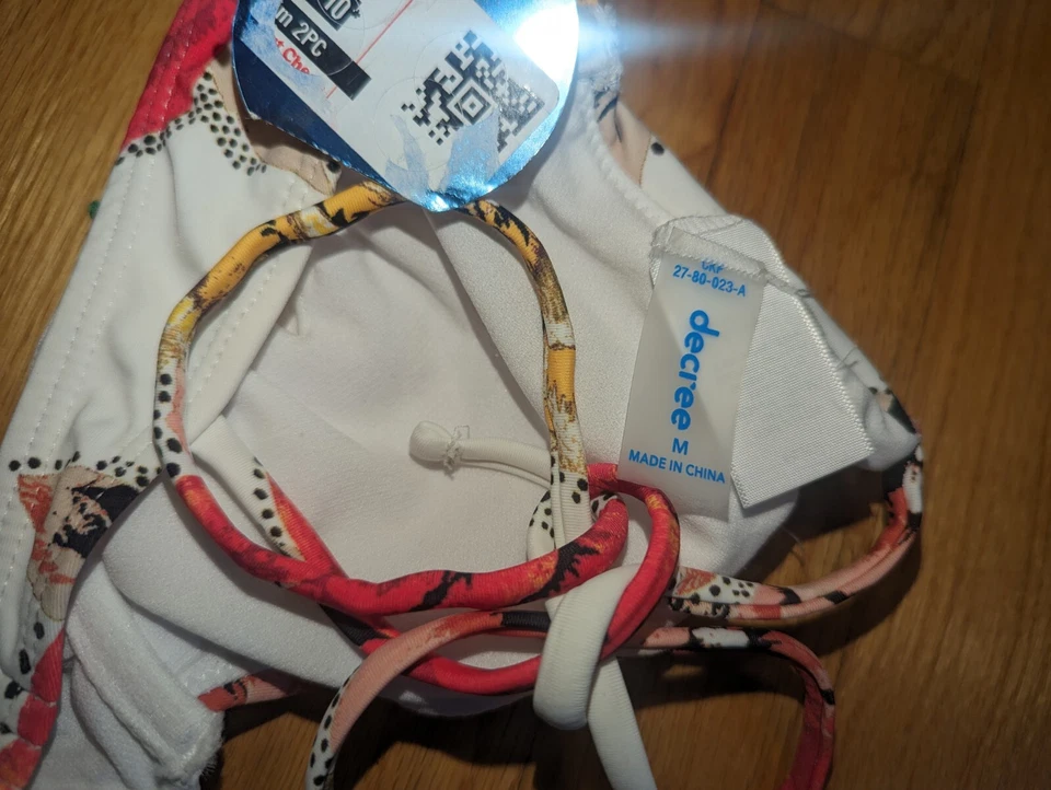 Sujetador de natación con aros para top de bikini floral Decree acolchado extraíble Foto 4 de 4