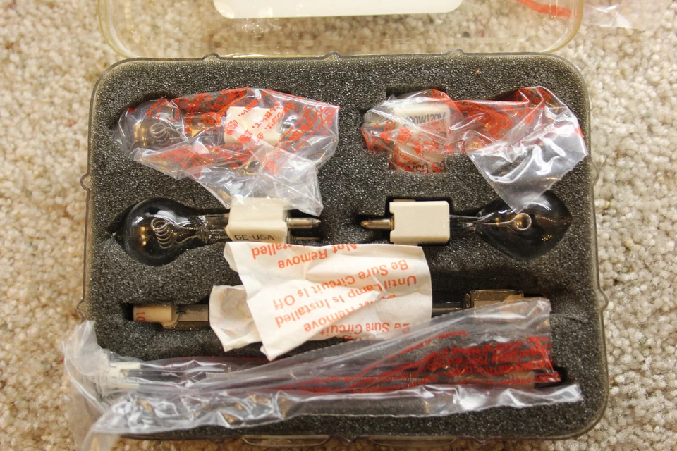 20 new still-in-the-box Lowel Professional Light Bulbs - Image 2 of 4