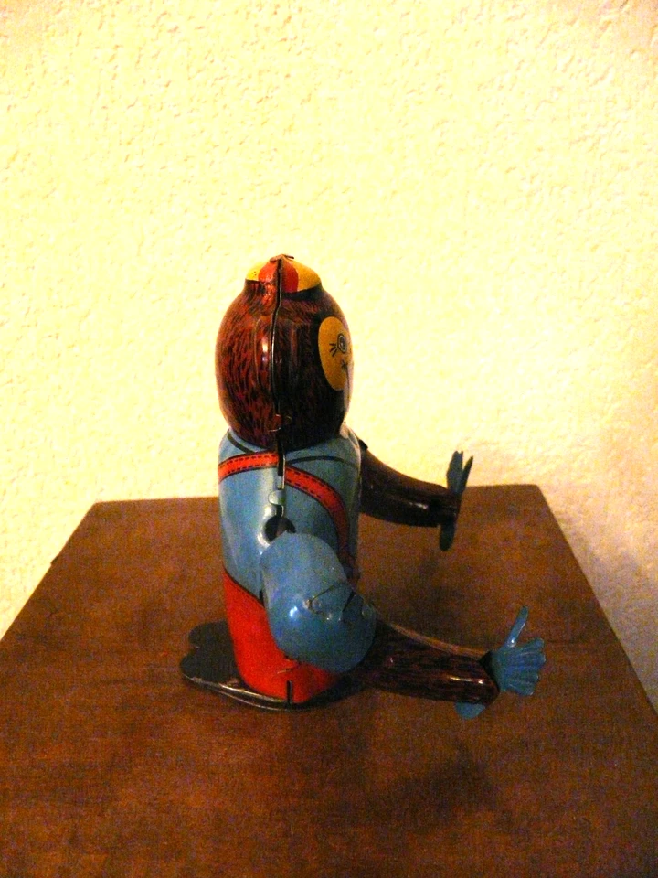 ANCIEN JOUET MECANIQUE EN TOLE LITHO-SINGE ACROBATE-JOUSTRA-CIRQUE-ANNEE 1950 - Photo 2/4