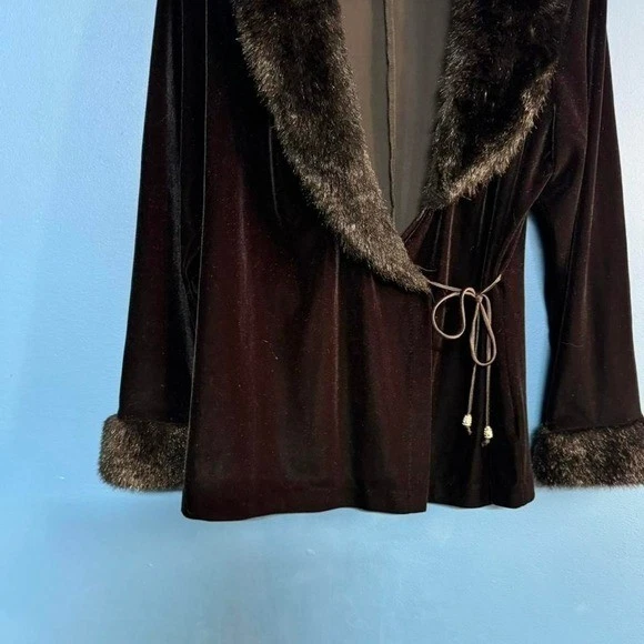 Vintage 90s Velvet Wrap Blouse Women's Size 14 Petite Black Patra Faux Fur - Image 2 of 4