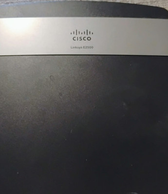 Cisco Linksys E2500 300 Mbps 4-Port 10/100 Wireless N Router