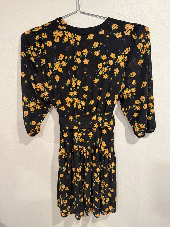 Vestido envolvente Cabi Debut para mujer grande negro fiesta floral nailon manga corta cuello en V Foto 2 de 4