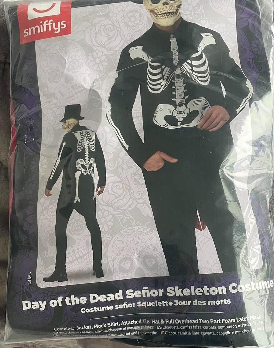 Day Of The Dead Skeletons And Sombrero. Multi-colored Skull In M Stock Vector - Illustration Of - Foto 2