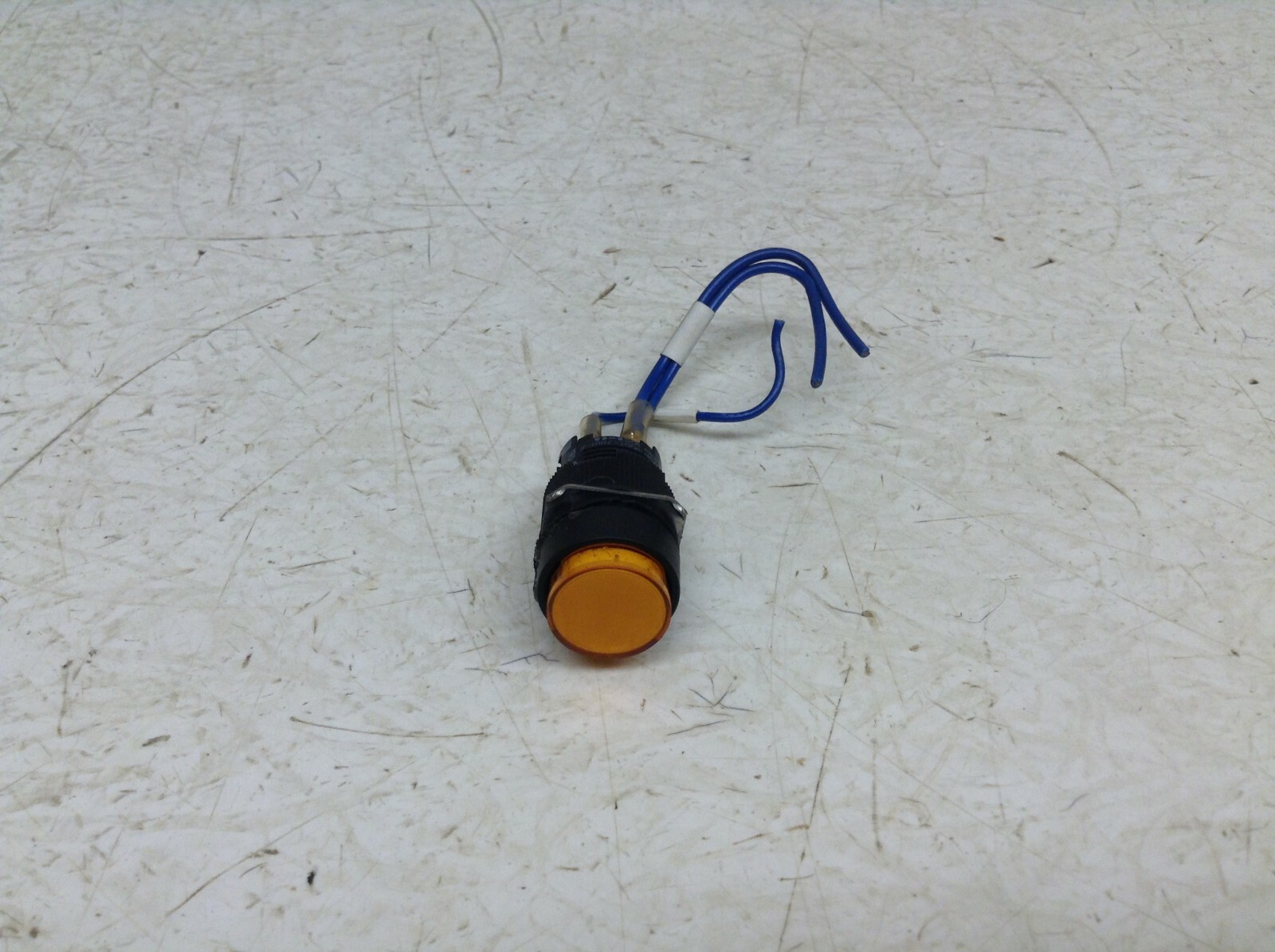 Omron M2GT-7001-3 Amber Orange Indicator Light M2GT70013