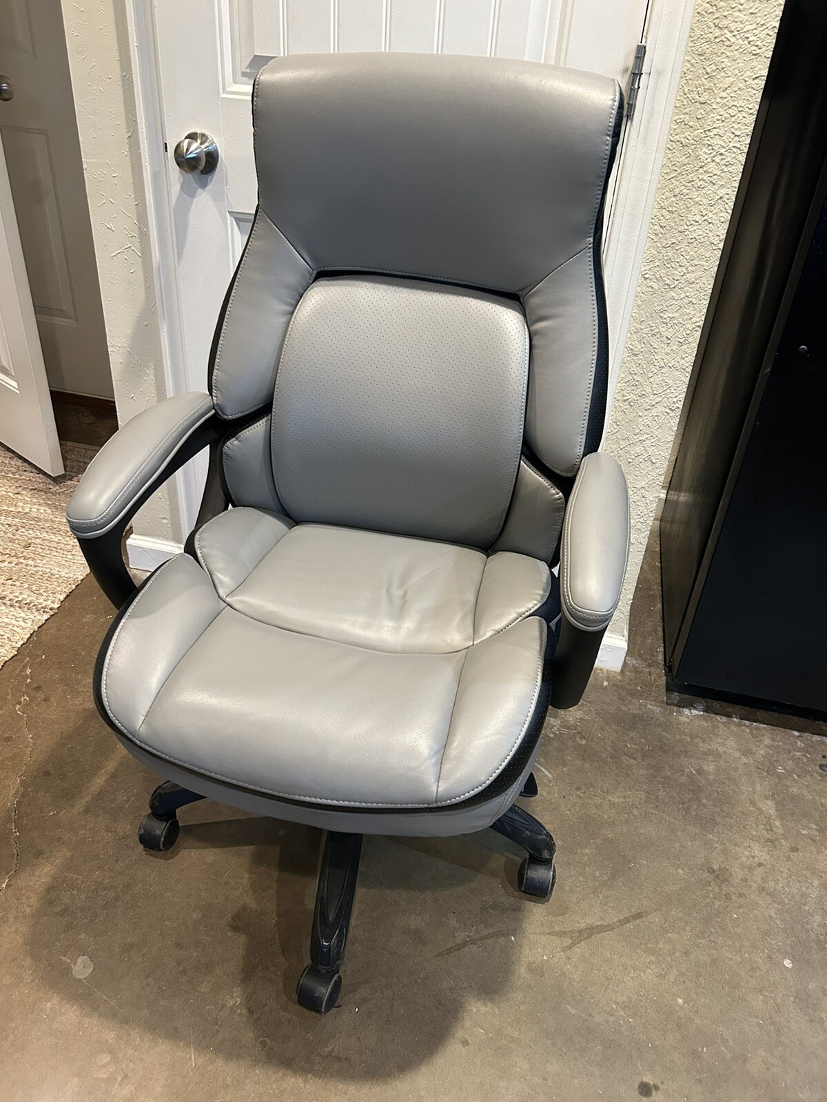 Shaquille O’Neil Amphion Ergonomic Bonded Leather HighBack Executive