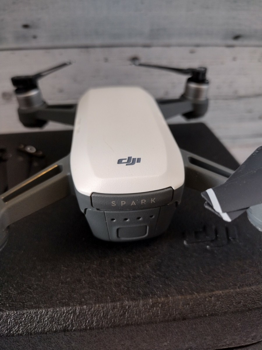 DJI SPARK ホワイト 送信機付き Amazon.com: DJI Spark, Portable Mini Drone, Alpine White