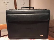 BORSA PORTA PC 24 H PELLE COLORE NERO PORTA VALORI COMBINAZIONE 