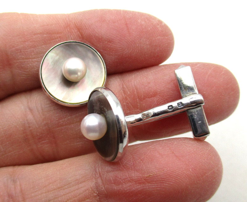 MIKIMOTO Sterling Silver Pearl & Mother of Pearl Cufflinks Cuff Links