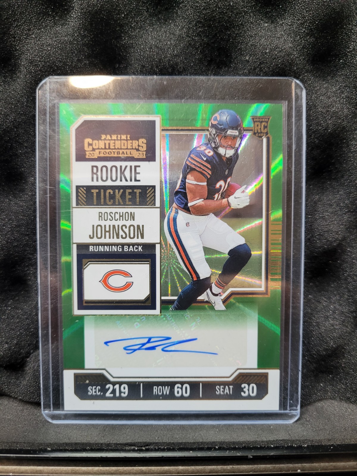 2023 Panini Contenders Rookie Ticket AUTO Roschon Johnson Green Laser #130 Bears