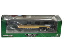 Greenlight Gooseneck Trailer Black with Red and White Conspicuity Stripes 1/64