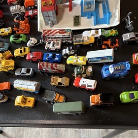 Galoob Micro Machines Fold-Out Van Carrying Case Playset w/ Vehicles 1991