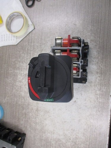Allen-Bradley Fusible Disconnect Switch 194R-NJ060P3 Ser. B 60A 600V 3P Used