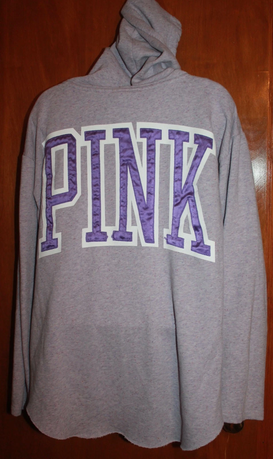 UNDERCOVER FELPA CON CAPPUCCIO Victoria's Secret ROSA donna media (viola; oversize) usata in ottime condizioni