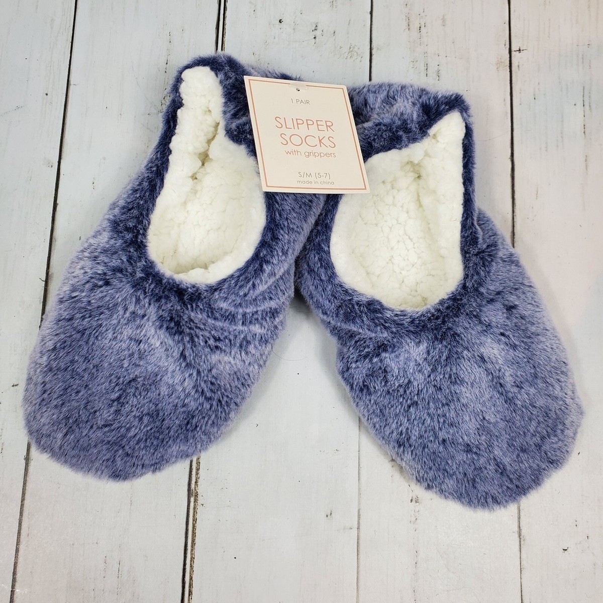 Target Womens Size S/M (5-7) Navy Faux Fur Cozy Pull-On Slipper Socks  Grippers