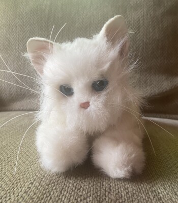 Tiger Electronics FurReal Friends Fluffy White Persian Kitty Cat
