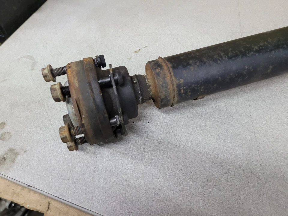 03-05 Land Rover Range Rover Rear Driveshaft Drive Shaft 7514223 OEM 7514223 - Image 2 of 4