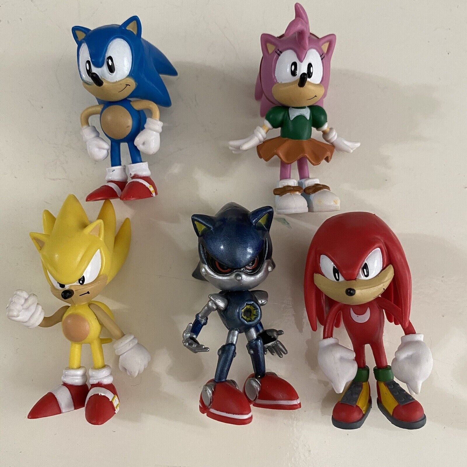 Sonic Multi Pack 2 Action Figure (6 Classic Figures - Knuckles,, Super,  Amy, Metal and Tails) TRU Exclusive 