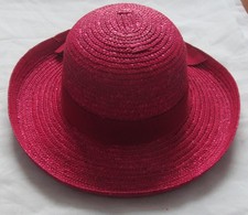 Garnet Kettle rim Bucket Straw Hat with bank and bow