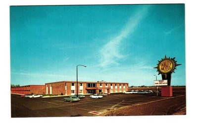 Quality Courts Motel of Madison, Madison WI vintage postcard unposted