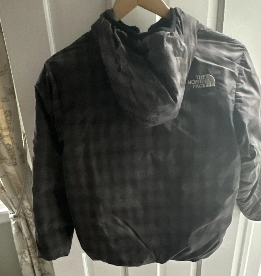 North Face Reversible Jacket Boys Large Hooded Plaid Puffer Winter Coat - Image 4 of 4