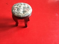 1/12TH SCALE DOLLS HOUSE MAHOGANY STYLE DRESSING TABLE/ PIANO STOOL