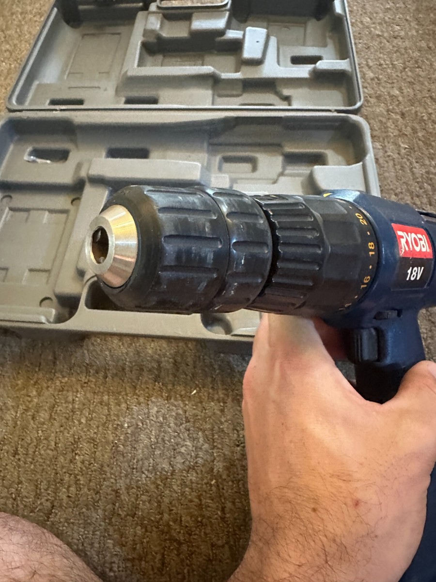 Taladro percutor Ryobi modelo 18V CID1802P ONE+ compatible con accesorios