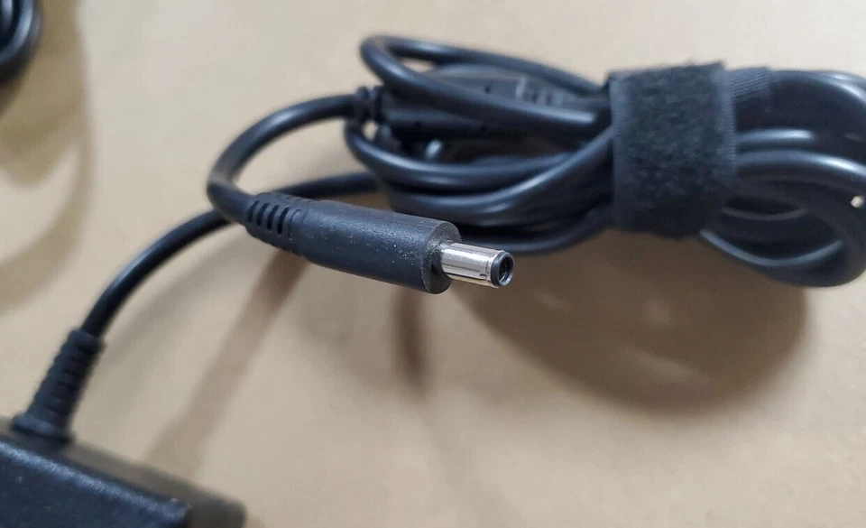 Dell 90W All in One 5x3.5mm AC Adapter Power Supply Charger 0RT74M 0VRJN1 056MM8 - Image 3 of 4