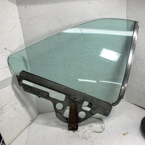 Amc javelin quarter window 1/4 tinted Ac green 68-70 good RH glass rear shoe